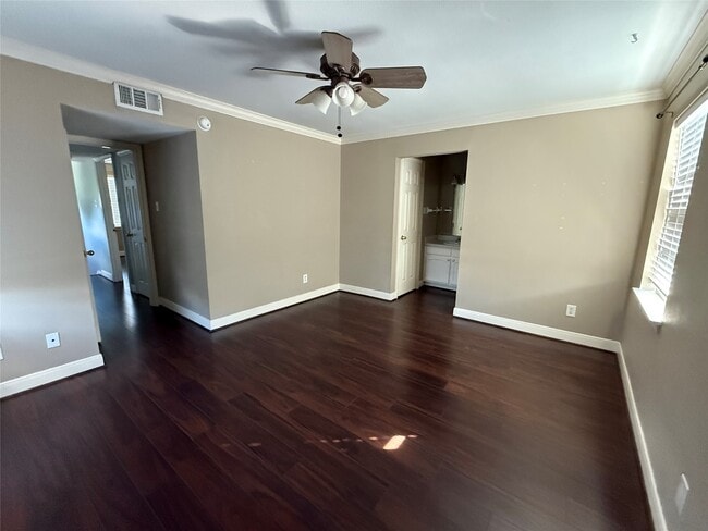 Building Photo - 18101 Heritage Ln