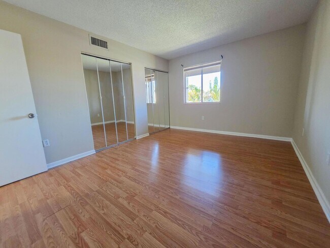 Building Photo - 6106 Forest Hill Blvd