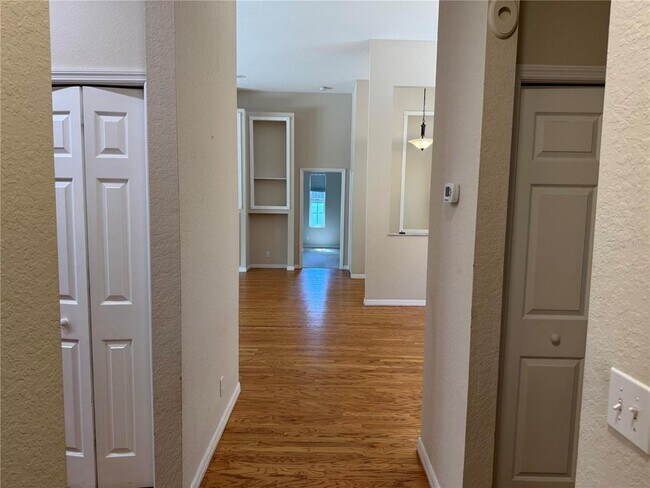 Building Photo - 2270 Barbara Dr