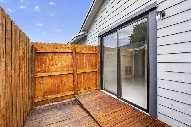 Building Photo - 7771 Blackwood Ln