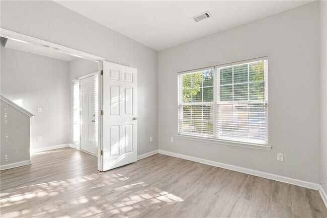 Building Photo - 7130 Brookview Way