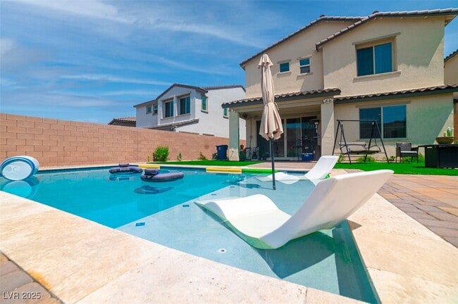 Building Photo - 111 Verde Rosa Dr