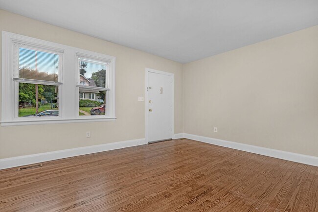 Building Photo - 2802 Berwick Ave