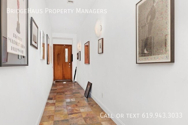 Building Photo - 3033 India St