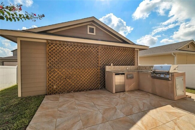 Building Photo - 1822 Enchanted Rock Dr