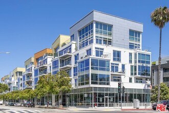 Building Photo - 1705 Ocean Ave