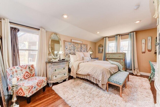 Building Photo - 3318 20th St