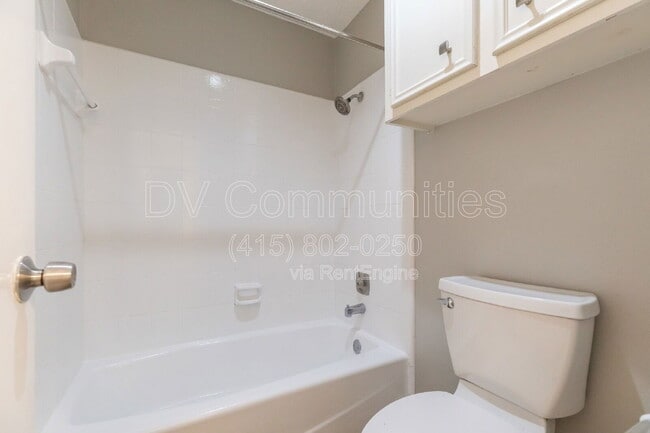 Building Photo - 16022 Spinnaker Dr