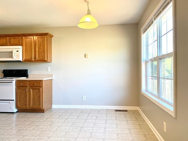 Building Photo - 265 Senator Dr
