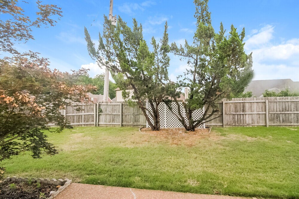Building Photo - 8315 Red Creek Dr