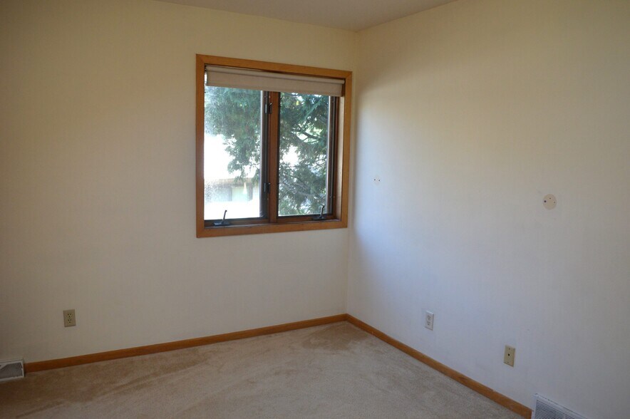 Building Photo - 143 Ponwood Cir