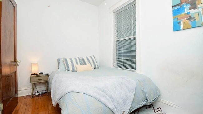 Building Photo - 2524 W Palmer St