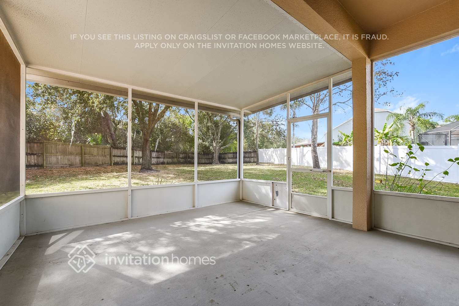 Building Photo - 400 Oak Springs Ct