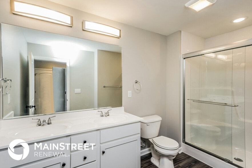 Building Photo - 2063 N Sarah Dr