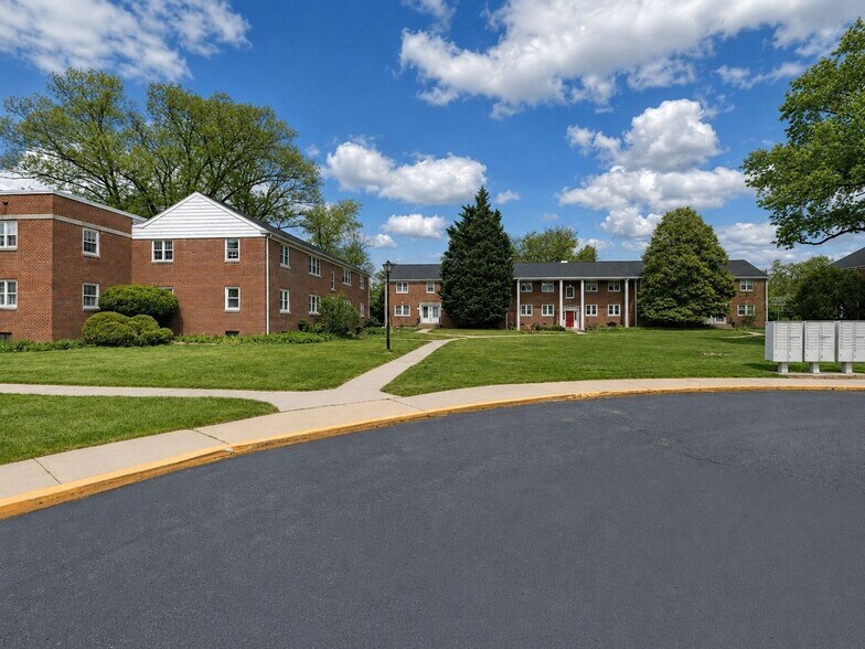 Building Photo - 121 Cherry Parke