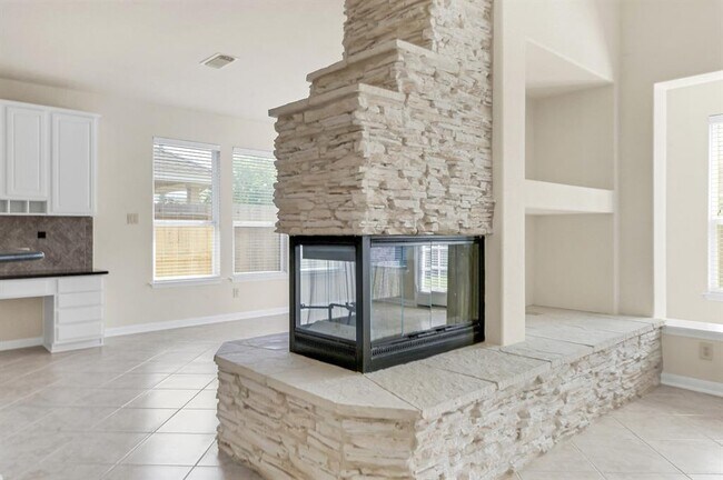 Building Photo - 9635 Empress Crossing Dr