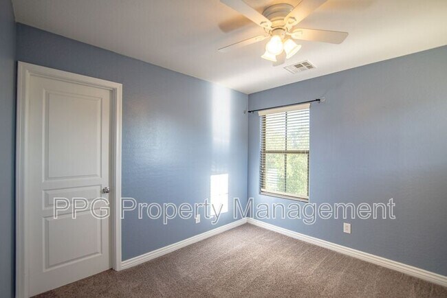 Building Photo - 15166 W Aster Dr