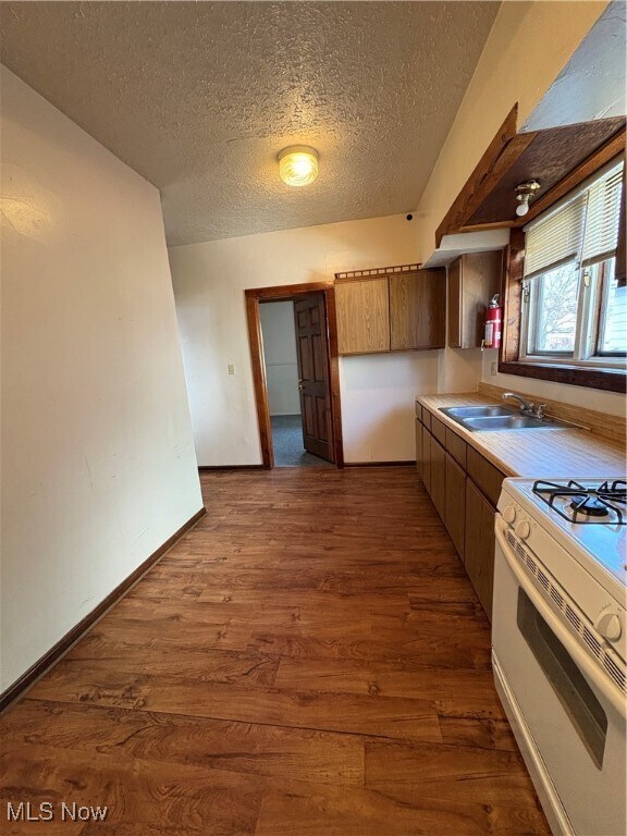 Building Photo - 565 Brown St