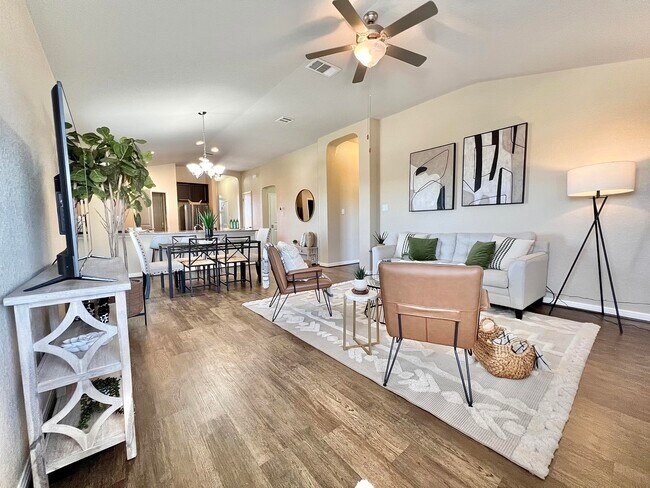 Building Photo - 11235 Silver Rose