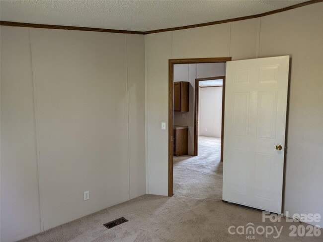 Building Photo - 338 Weathers Creek Rd