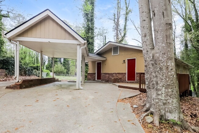 Building Photo - 3149 Beech Dr