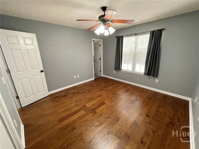 Building Photo - 119 Mustang Dr