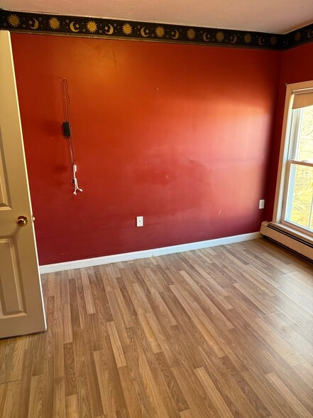 Building Photo - 298 Main St