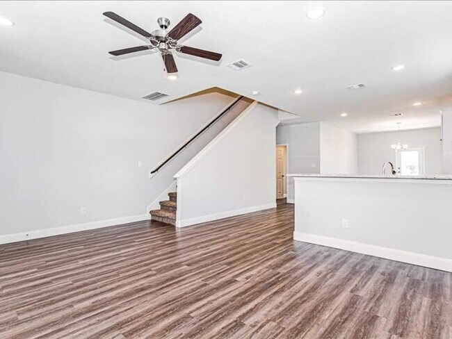 Building Photo - 9314 Sundown Dr