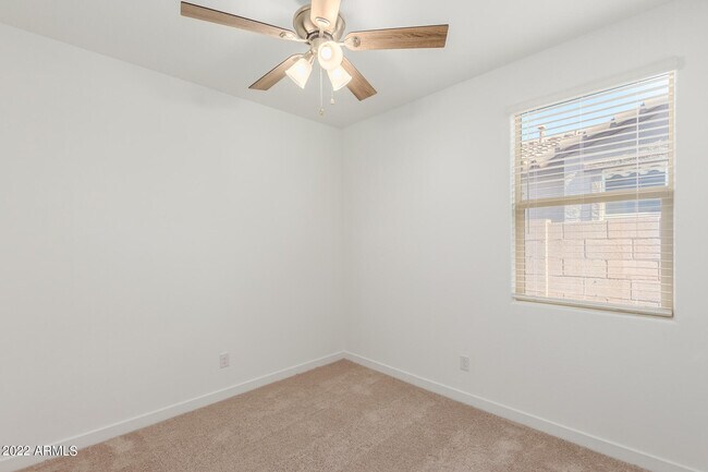 Building Photo - 9239 W Sells Dr