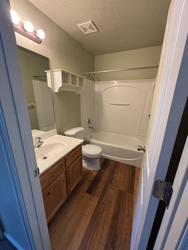 Building Photo - *Reduced price* End Unit Townhouse in Spri...