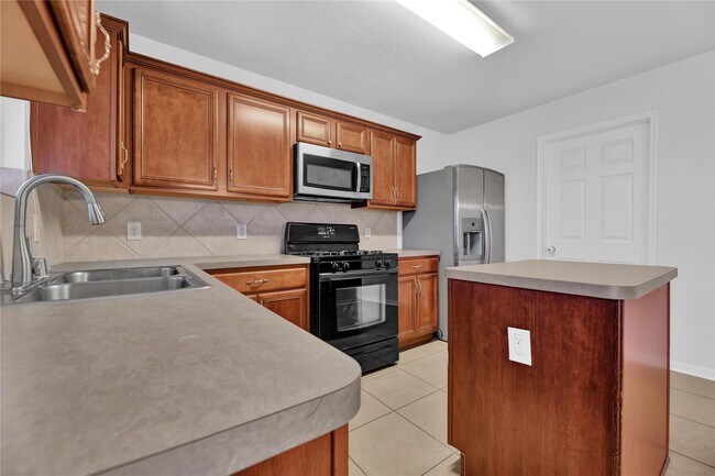 Building Photo - 1906 Rock Ridge Dr