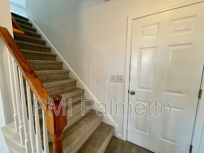 Building Photo - 944 Schofield Ln