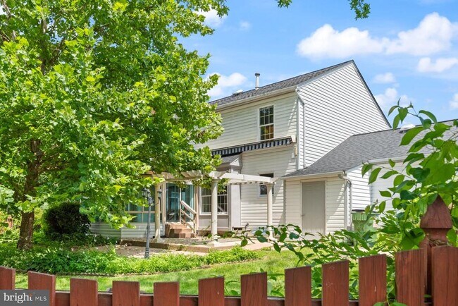 Building Photo - 4970 Manor House Ct