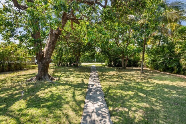 Building Photo - 11105 NE 9th Ave