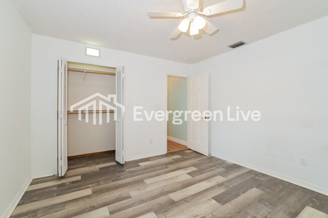 Building Photo - 936 Abigail Drive