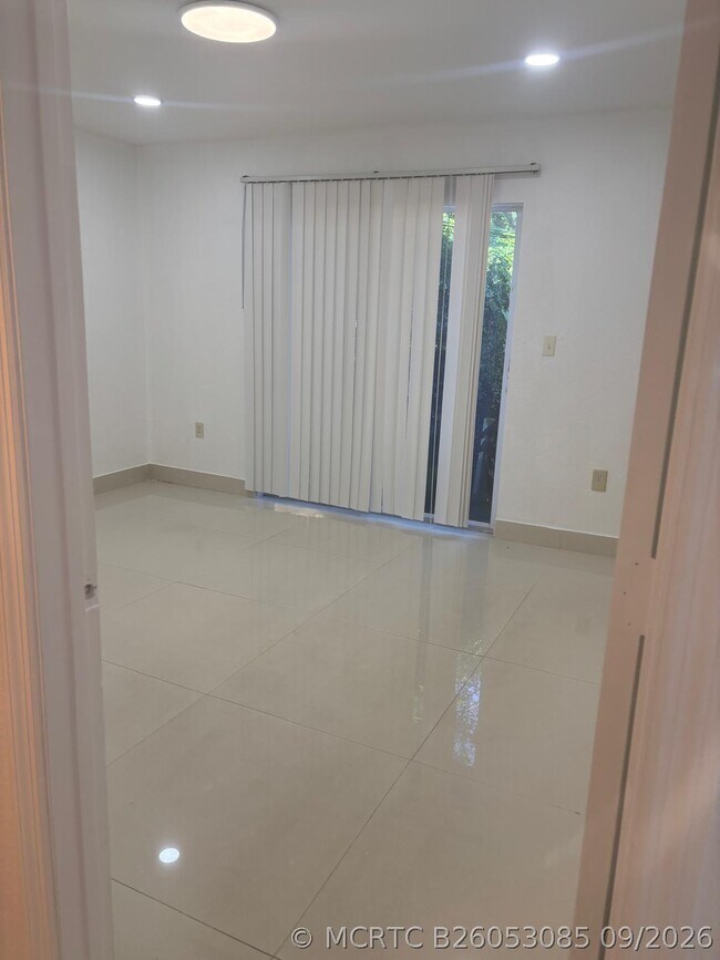 Building Photo - 1208 N 57th Ave