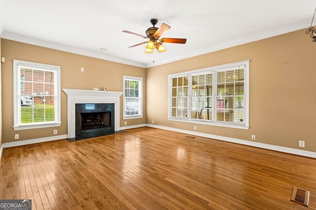 Building Photo - 4000 Hogans Mill Ln