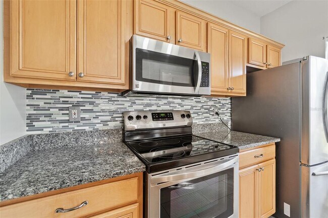 Building Photo - 2413 Musselwhite Ave