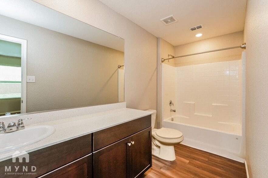 Building Photo - 14356 Cloudview Way