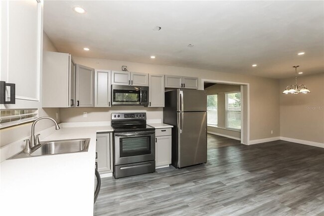 Building Photo - 459 Hammock Ln