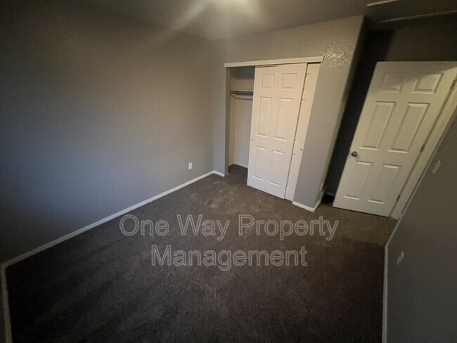 Building Photo - 2921 Anchor Dr