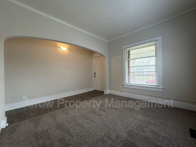 Building Photo - 2832 Dudley St