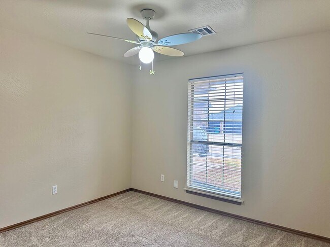 Building Photo - 1128 SW 128th St