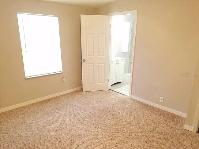 Building Photo - 990 E Bay St