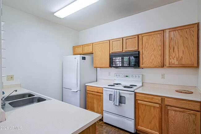 Building Photo - 11333 N 92nd St