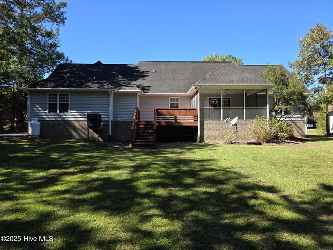 Building Photo - 345 Farina Dr