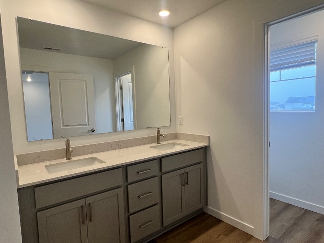 Building Photo - 4112 W Cirrus Ln