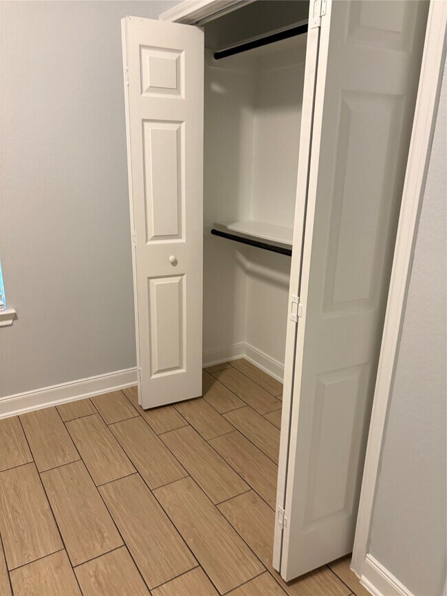 Building Photo - 205 Mcelroy Ave