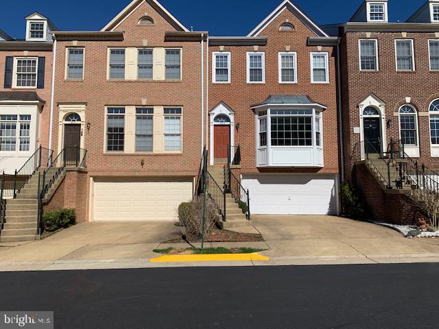 Building Photo - 1807 Fawncrest Ct