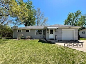 Building Photo - 3 Bedroom, 2 bath home in McPherson